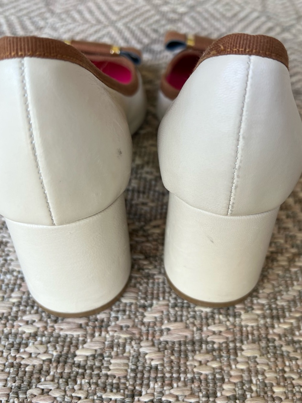 Ferca 81 Bow Pump Heels Tan Camel Navy Gold Womens Size 8 Round Almond Toe - Picture 5 of 10
